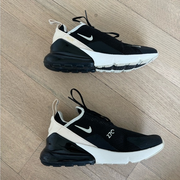 Nike Air Max 270 Sneakers - women’s 7 - Picture 2 of 7